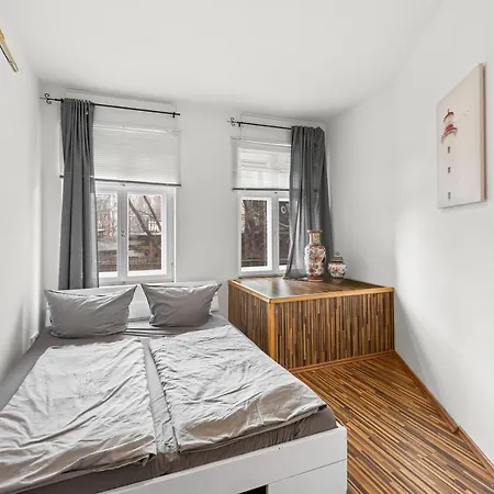 Budget Am Fernsehturm Апартаменты *